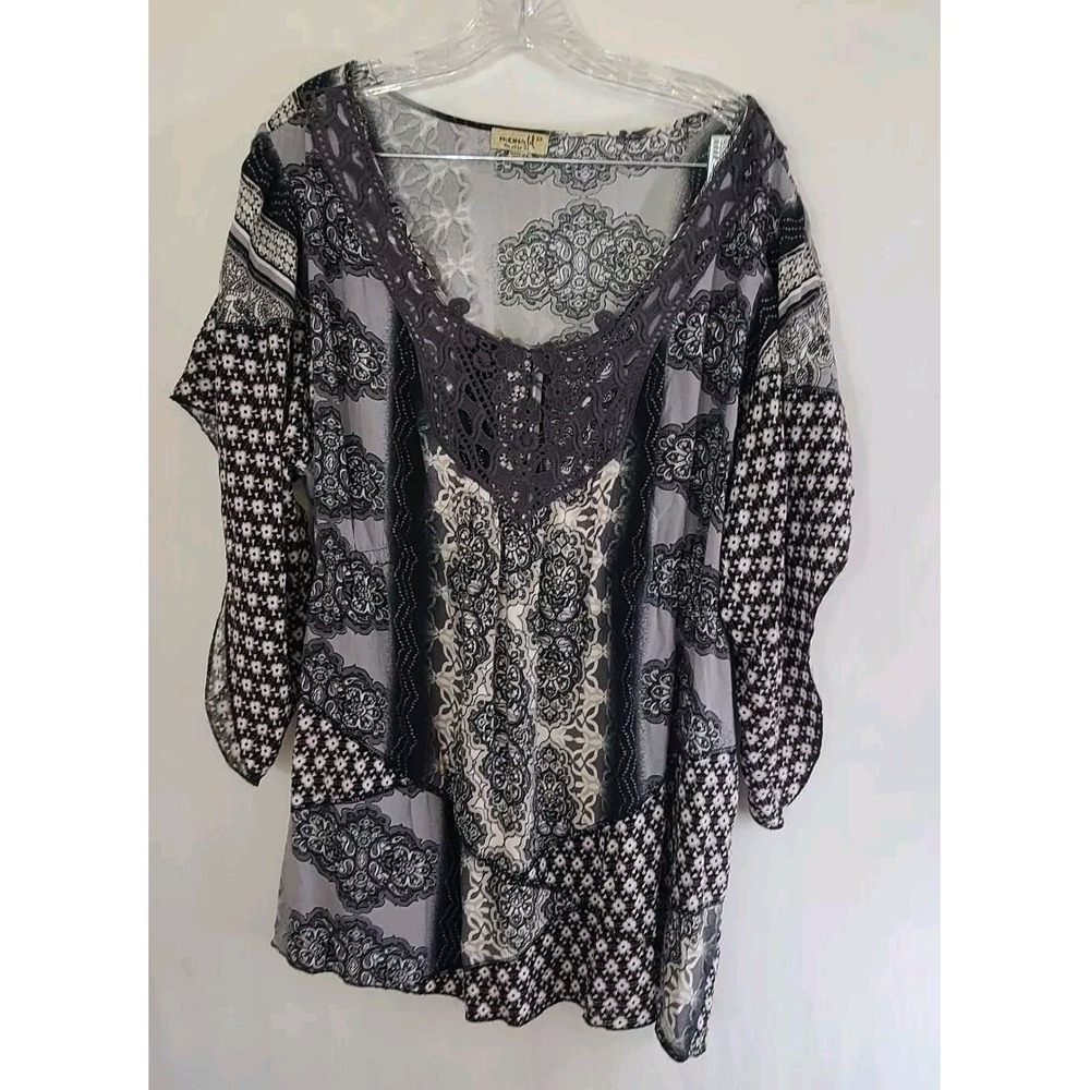 One World Top Womens 2X  Blouse Boho Tunic  Wearable Art Asymmetric Sleeve